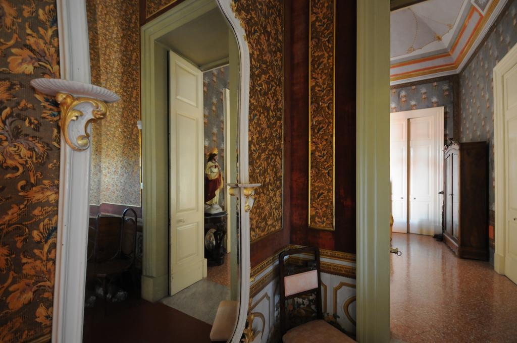 Palazzo Leuzzi B&B Ґалатоне Екстер'єр фото