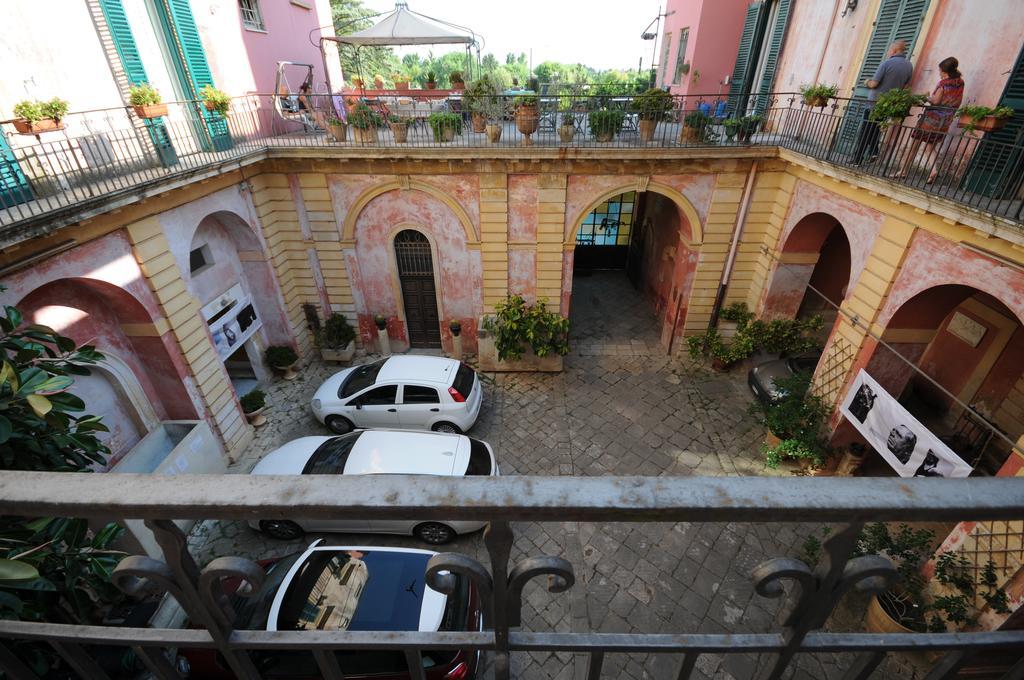 Palazzo Leuzzi B&B Ґалатоне Екстер'єр фото