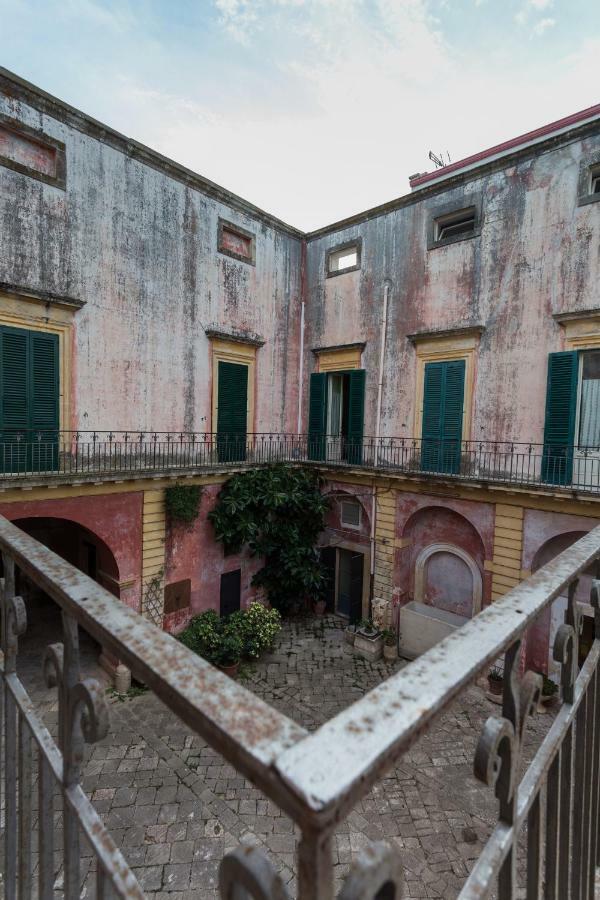 Palazzo Leuzzi B&B Ґалатоне Екстер'єр фото
