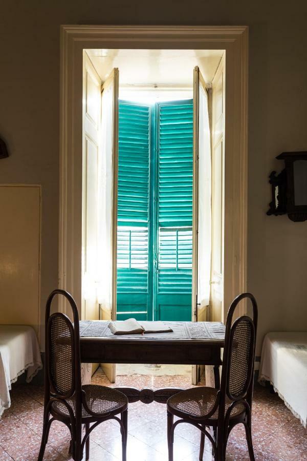 Palazzo Leuzzi B&B Ґалатоне Екстер'єр фото