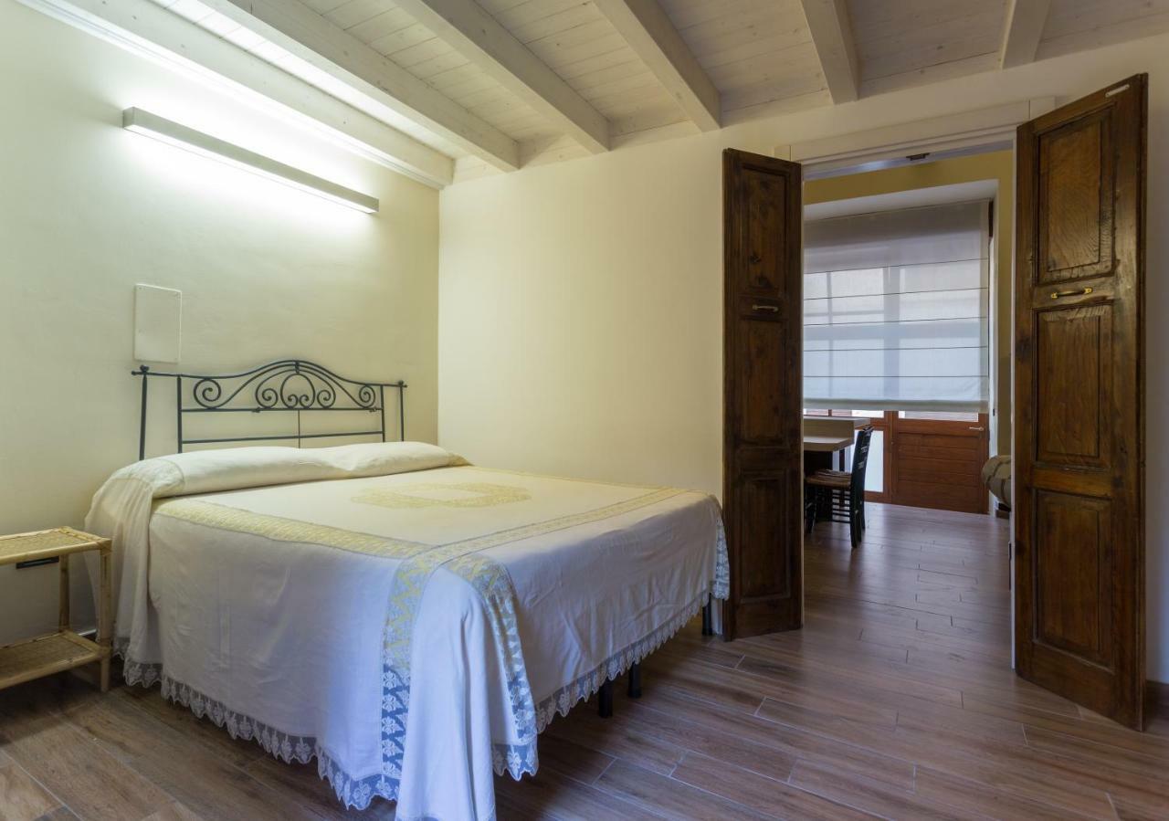 Palazzo Leuzzi B&B Ґалатоне Екстер'єр фото