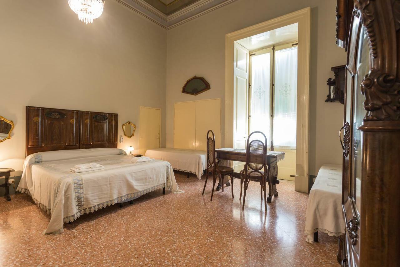 Palazzo Leuzzi B&B Ґалатоне Екстер'єр фото