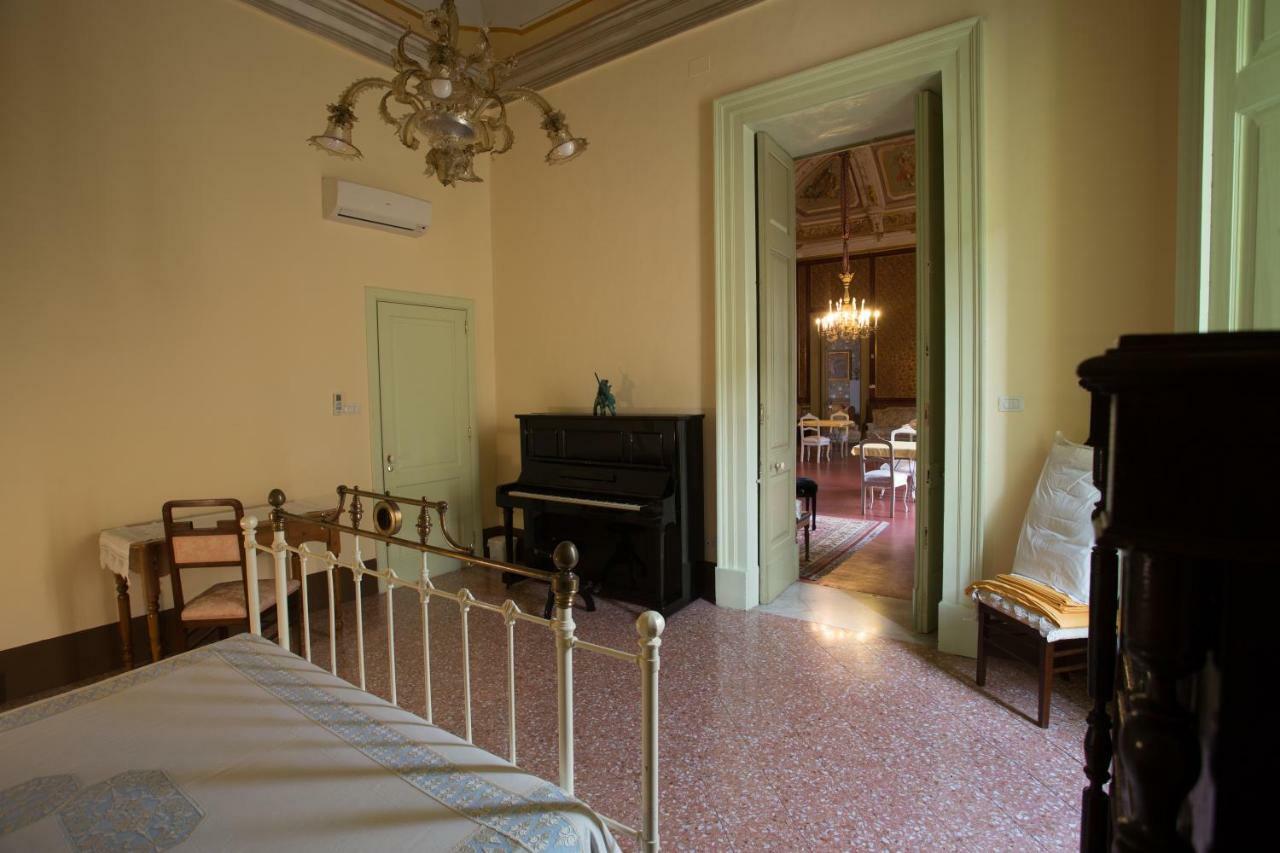 Palazzo Leuzzi B&B Ґалатоне Екстер'єр фото