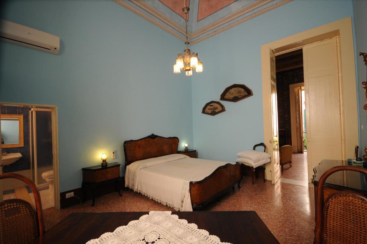 Palazzo Leuzzi B&B Ґалатоне Номер фото
